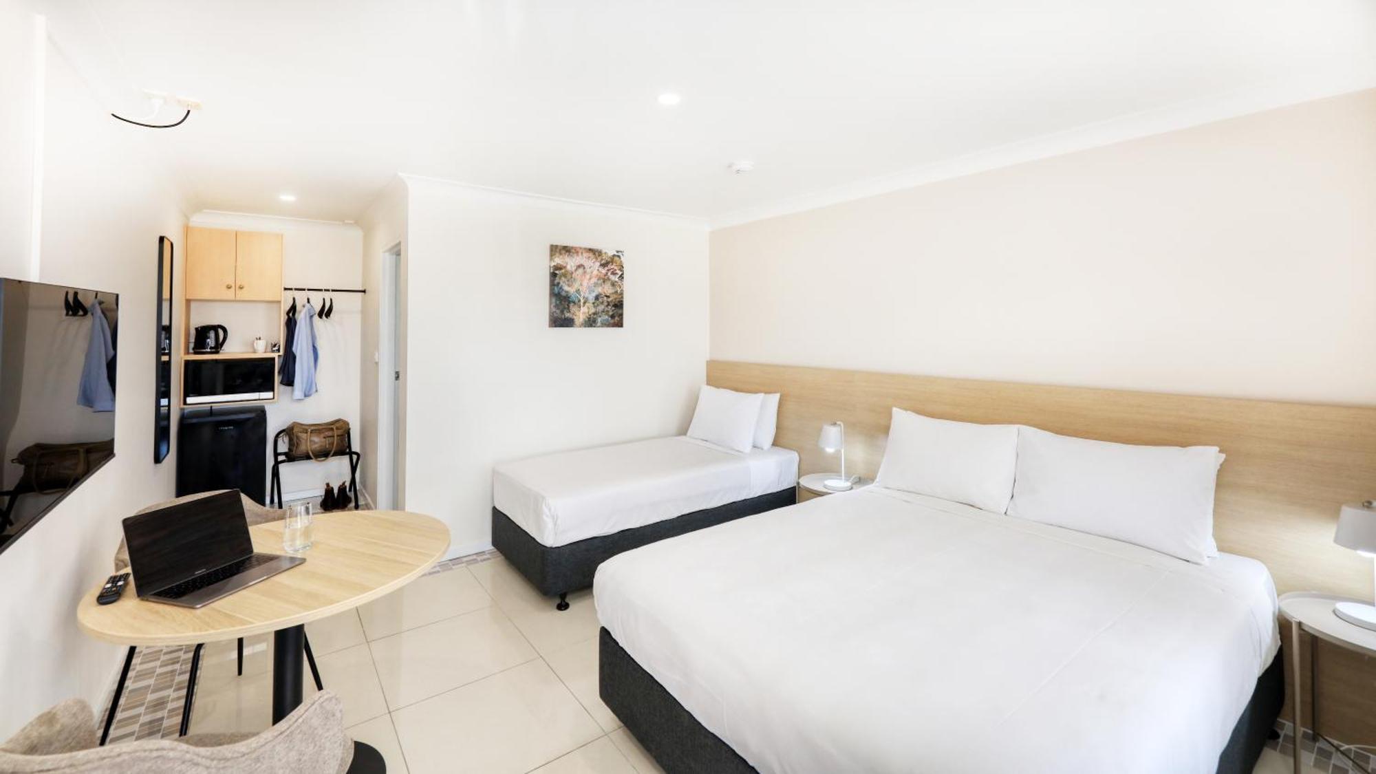 The Phoenix Artesian Spa Resort And Accommodation モーリー エクステリア 写真