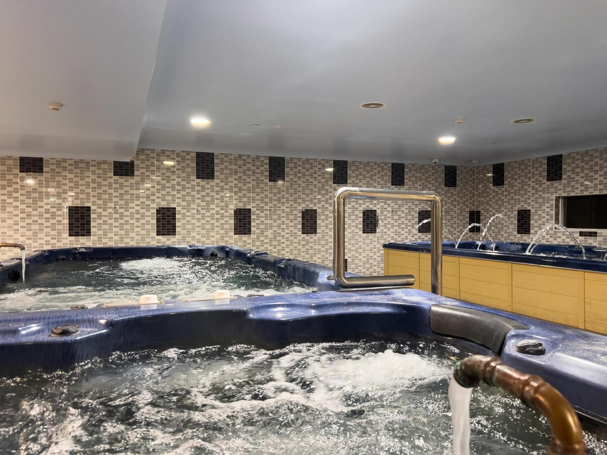 The Phoenix Artesian Spa Resort And Accommodation モーリー エクステリア 写真
