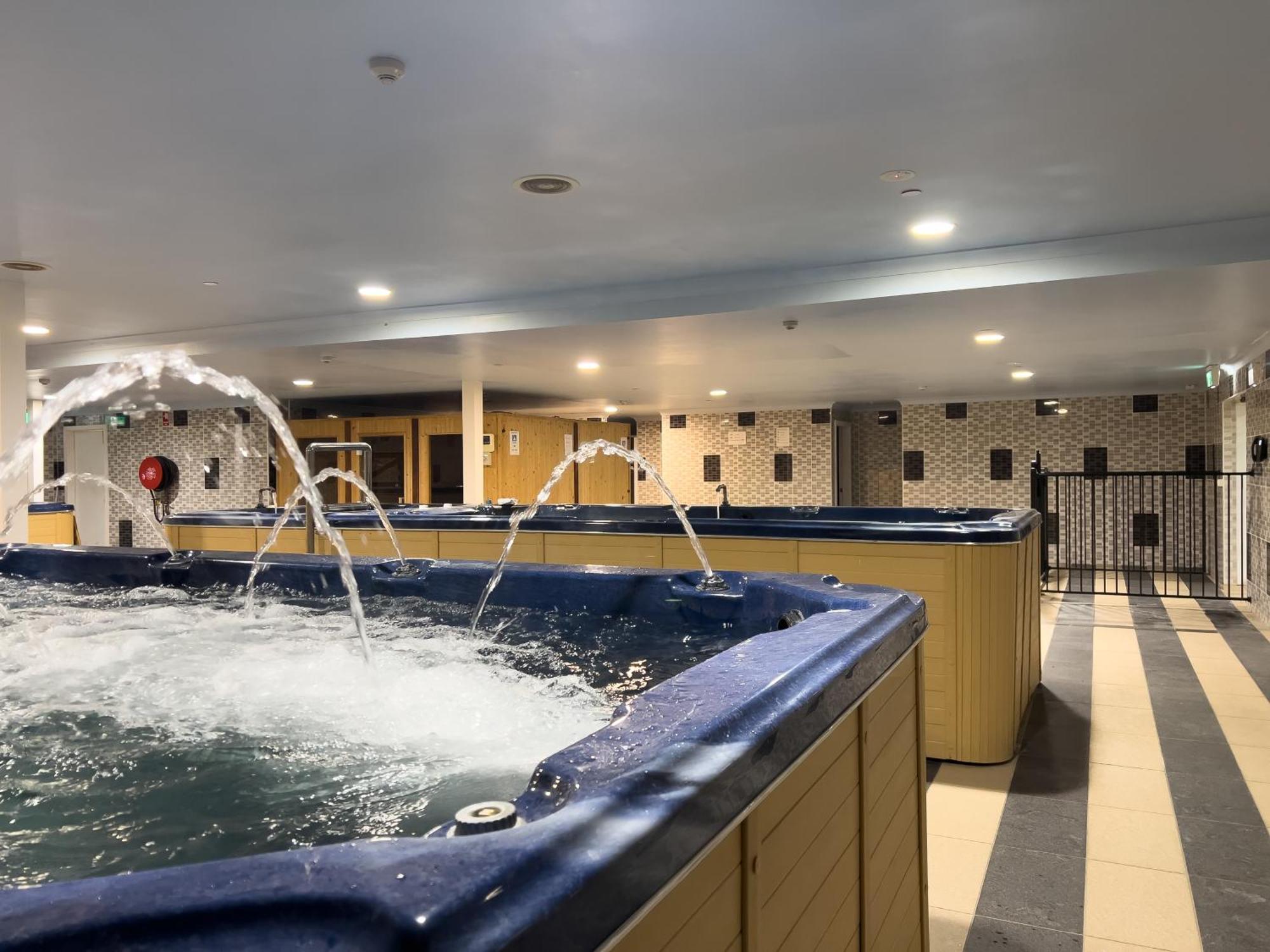 The Phoenix Artesian Spa Resort And Accommodation モーリー エクステリア 写真